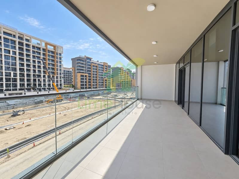 6 06-dubai-sobha-hartland-sobha-waves-opulence-3-bedroom-apartment-balcony-view-12. jpg