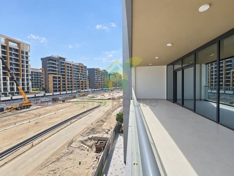 7 07-dubai-sobha-hartland-sobha-waves-opulence-3-bedroom-apartment-balcony-view-13. jpg