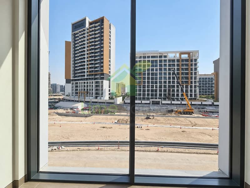 8 08-dubai-sobha-hartland-sobha-waves-opulence-3-bedroom-apartment-window-view-18. jpg