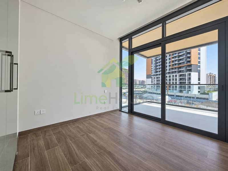 11 10-dubai-sobha-hartland-sobha-waves-opulence-3-bedroom-apartment-bedroom-window-10. jpg