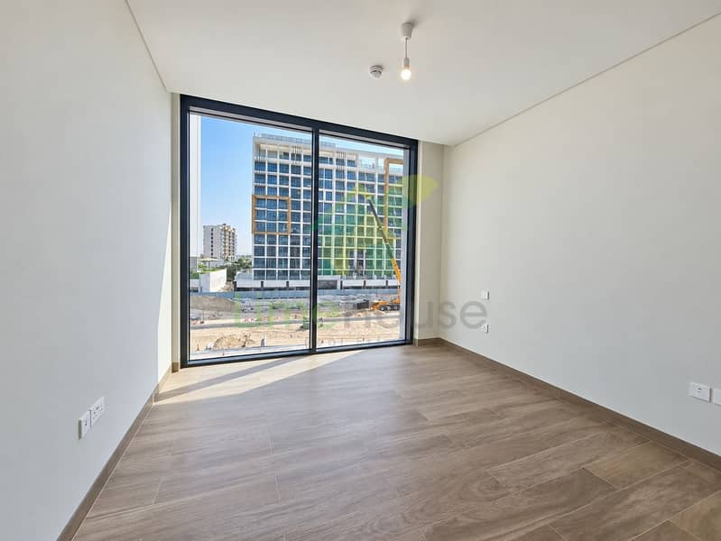 13 12-dubai-sobha-hartland-sobha-waves-opulence-3-bedroom-apartment-bedroom-17. jpg