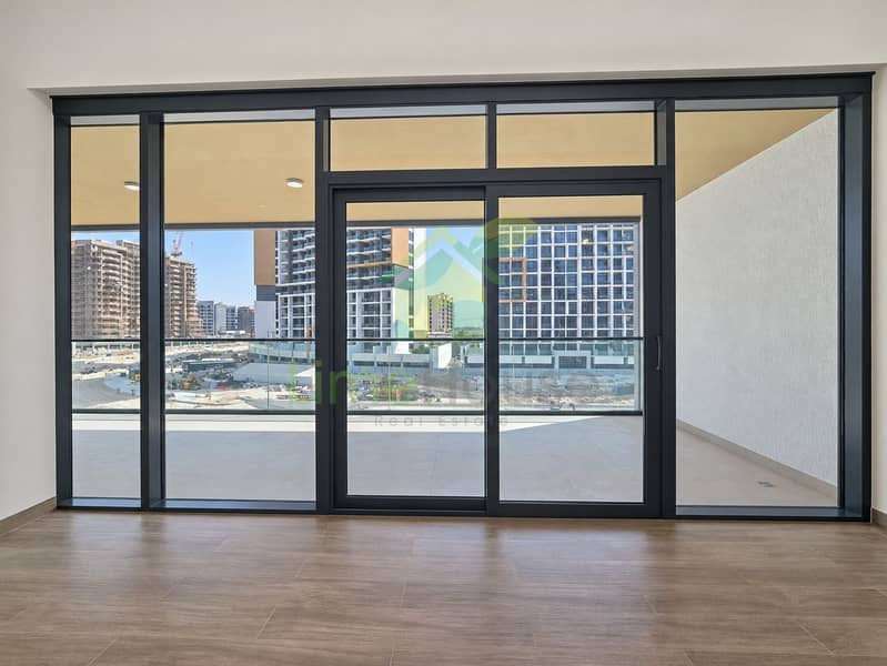 16 15-dubai-sobha-hartland-sobha-waves-opulence-3-bedroom-apartment-bedroom-window-05. jpg