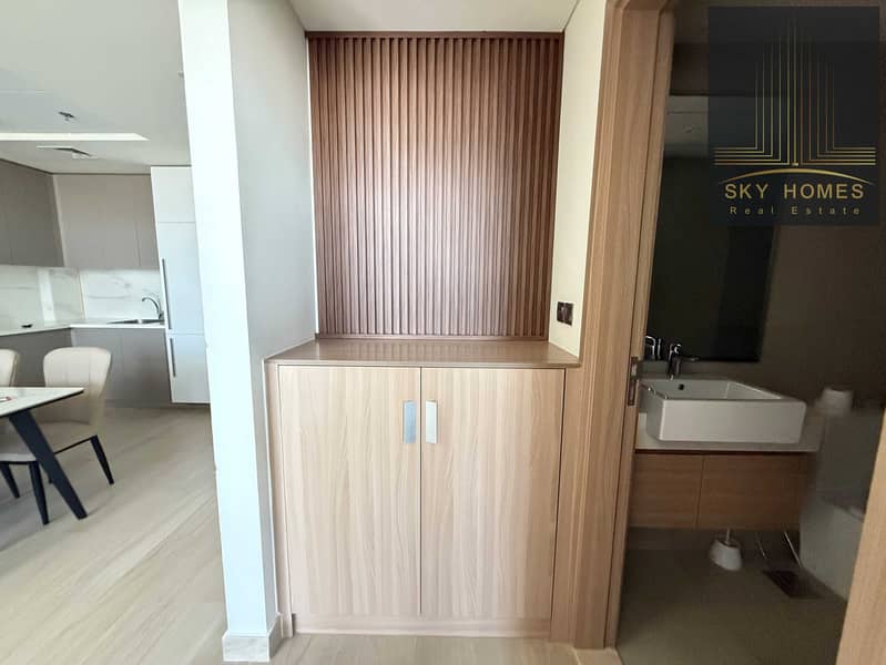 8 fea470b7-01e9-4273-b5ae-90ba5d27aa97. jpg