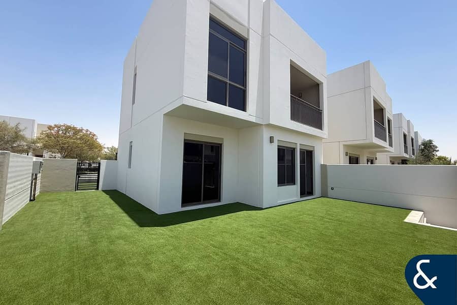 4 Bedrooms | Spacious Garden | True Corner 4 Bedrooms | Spacious Garden | True Corner