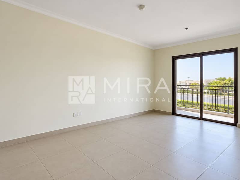 5 Bright Living Room with Balcony Doors-4