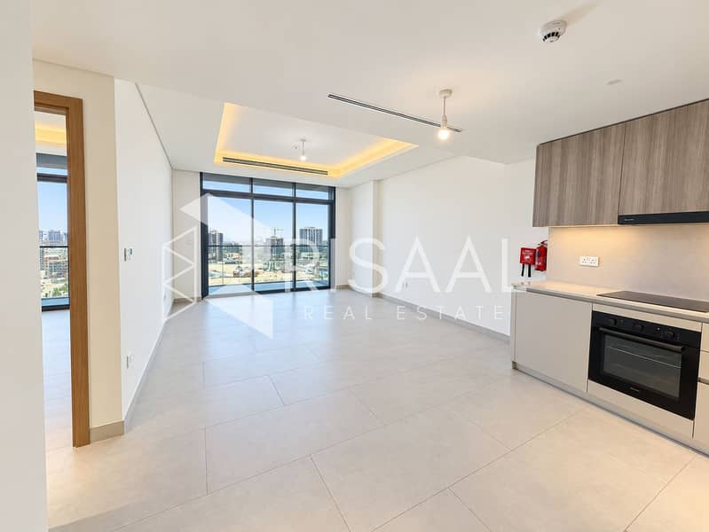 2 01-cover-living-and-kitchen. jpg
