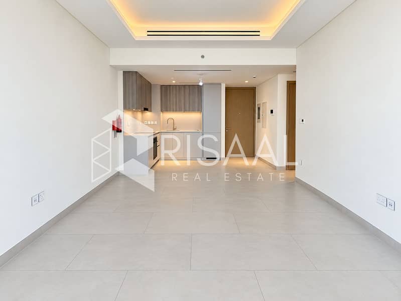 4 03-living-room-reverse. jpg