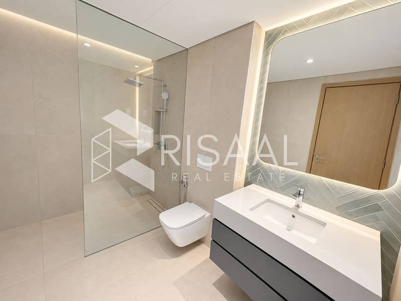 11 20-alternate-bathroom-angle. jpg