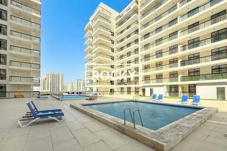 فلیٹ 2 غرفة نوم للايجار في الفرجان، دبي - Pool. jpg