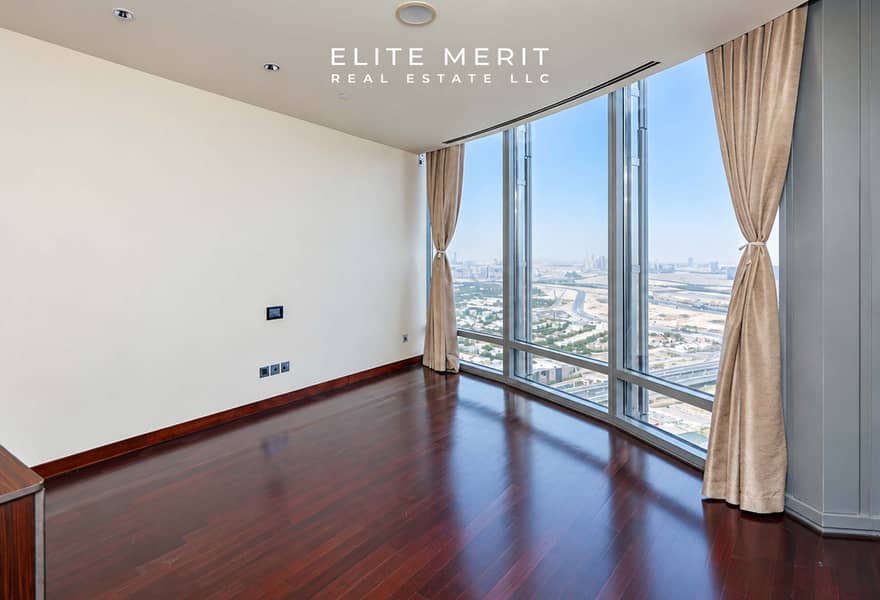 5 Modern Apartment Interior with City View. jpg