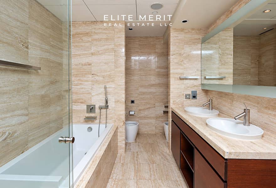 10 Luxurious Travertine Spa Bathroom. jpg