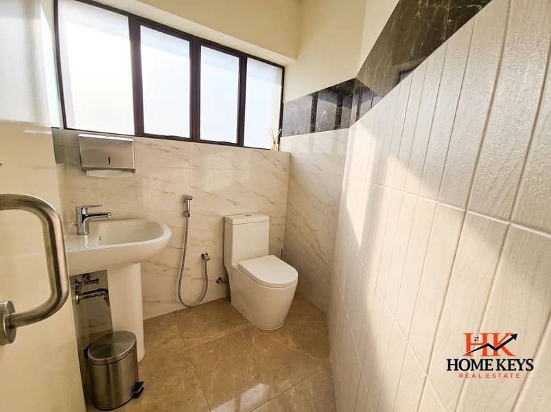 7 Enhancing_real_estate_office_pho…_20261012153358. jpg