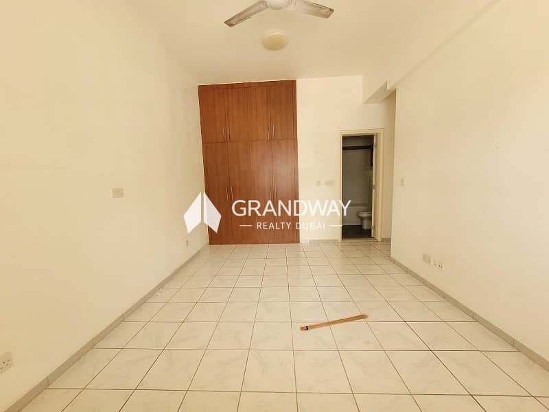 4 Affordable 3BR Apartment | Near to Metro I Vacant — photo 4