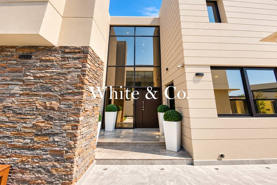 Large Layout | Maids Room | Luxury Living Large Layout | Maids Room | Luxury Living