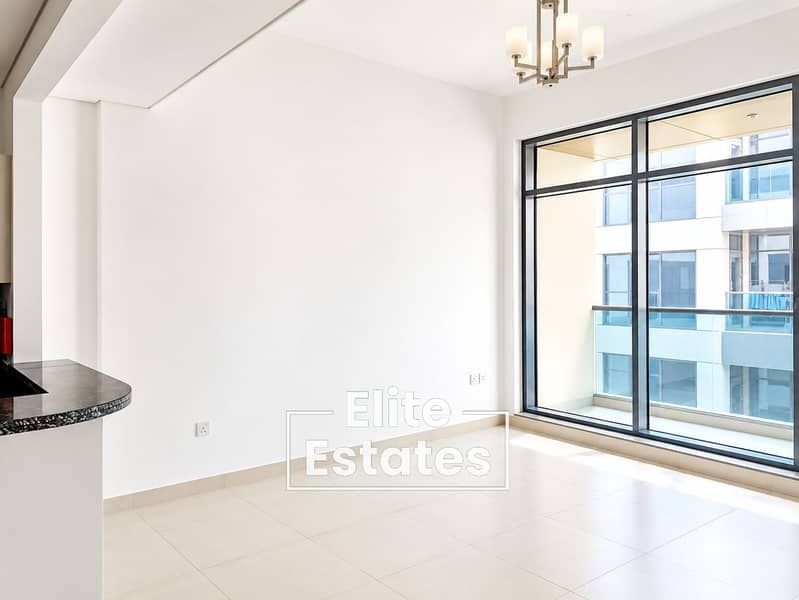 4 Bright Minimalist Apartment Interior. png
