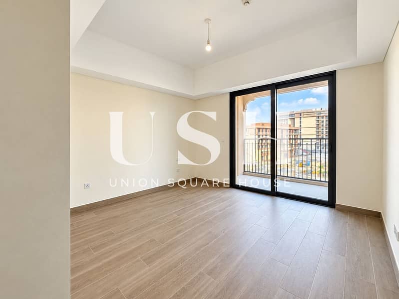 7 Bright Empty Apartment with City Balcony Views. png