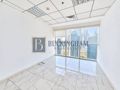 Office in affitto a Jumeirah Lake Towers (JLT), Dubai - Bright Empty Office with City Skyline. png Office in affitto a Jumeirah Lake Towers (JLT), Dubai - Bright Empty Office with City Skyline. png