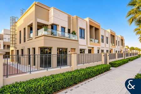 5 Bedroom Townhouse for Sale in DAMAC Lagoons, Dubai - Middle Corner | Close to Lagoon | 5 Bedroom Townhouse for Sale in DAMAC Lagoons, Dubai - Middle Corner | Close to Lagoon |