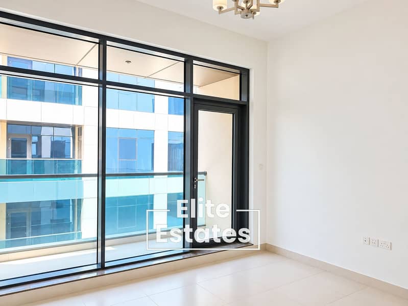 2 Bright Minimalist Apartment Interior (1). png
