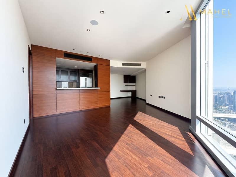 3 Bright unfurnished apartment with skyline view-3. png