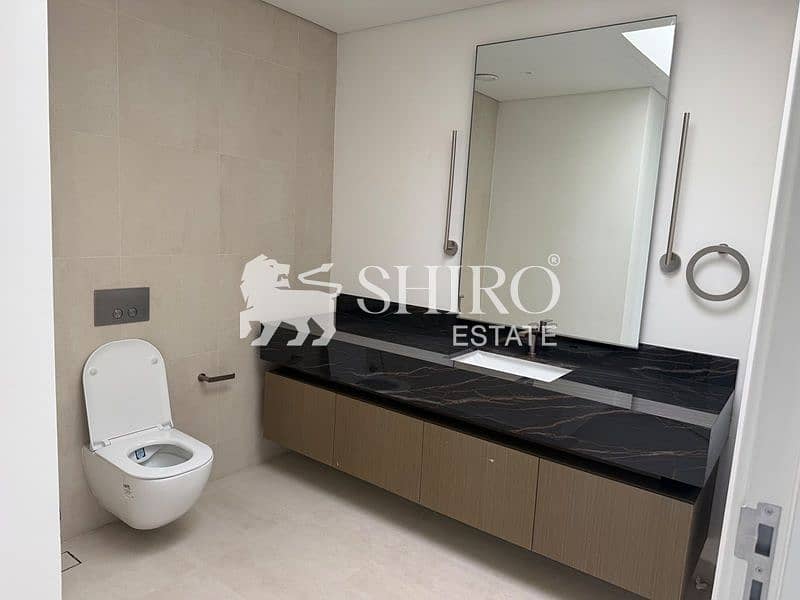 23 Bathroom 002. jpeg