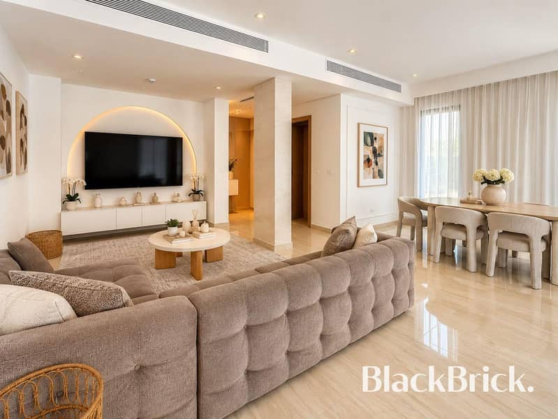 Upgraded | Closed Kitchen | Community Specialist Upgraded | Closed Kitchen | Community Specialist