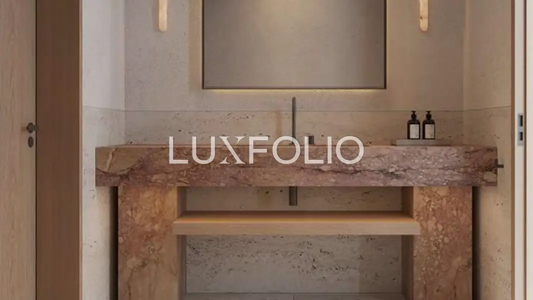 Corner Plot | Large Layout | Luxury