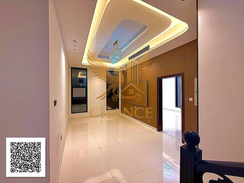 8 Villa_Photo_03_QR. jpg