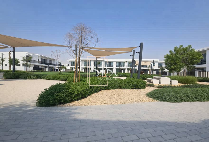 16 Lillia-Pocket Park-Pic 2. jpg