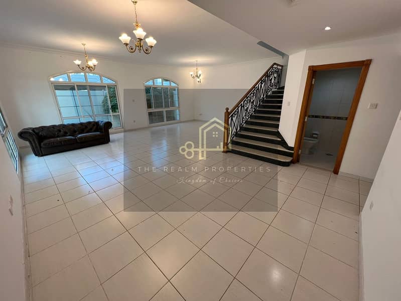 Massive 3BR with TV Lounge I Pool I Pvt backyard