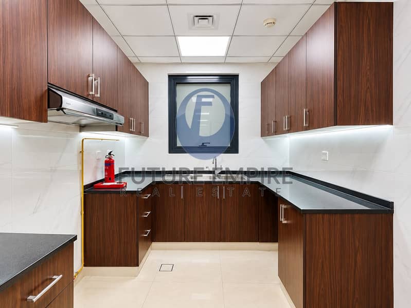 Bright 2BR Apartment | Balcony | Downtown View