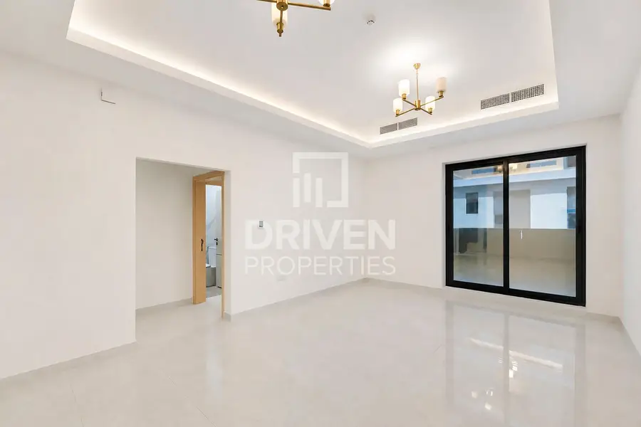 Discounted | Multiple Cheques | Closed Kitchen