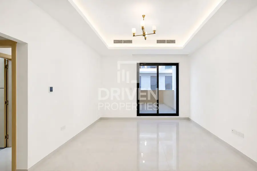 Discounted | Multiple Cheques | Closed Kitchen