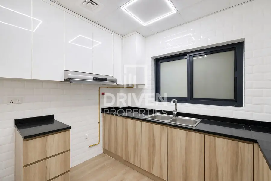 Discounted | Multiple Cheques | Closed Kitchen