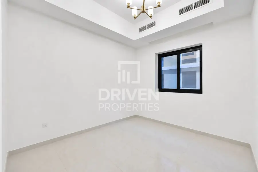 Discounted | Multiple Cheques | Closed Kitchen