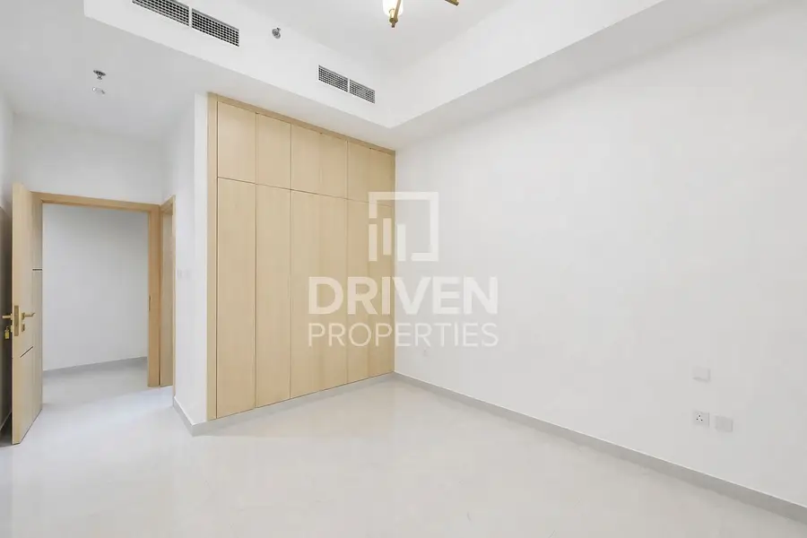 Discounted | Multiple Cheques | Closed Kitchen
