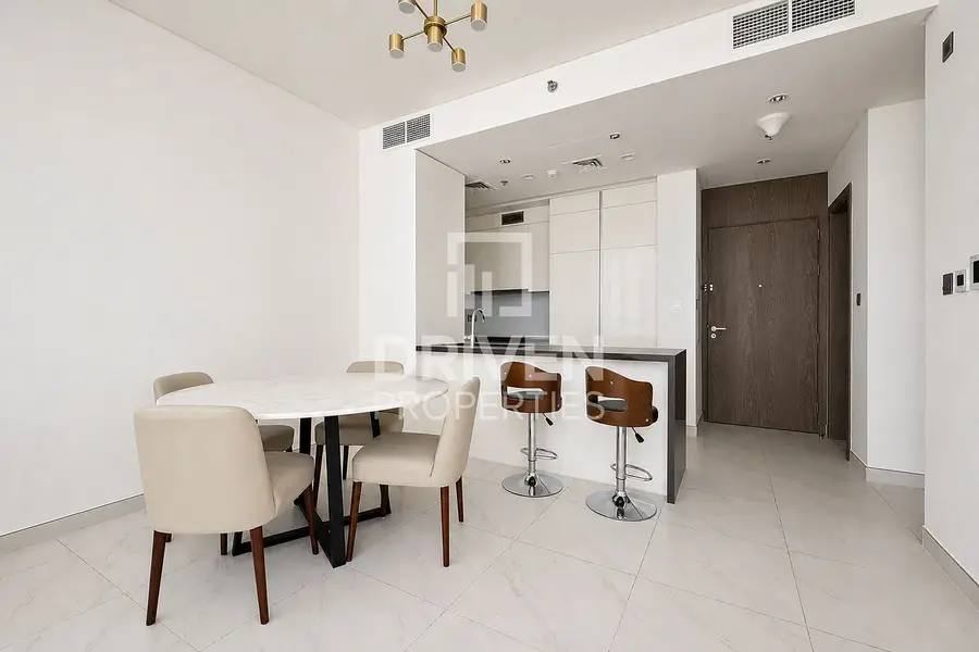Vacant | Immaculate | Furnished | Maid’s Room