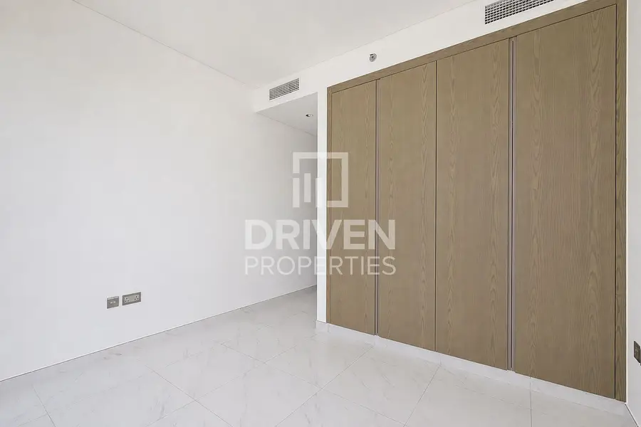 Vacant | Immaculate | Furnished | Maid’s Room