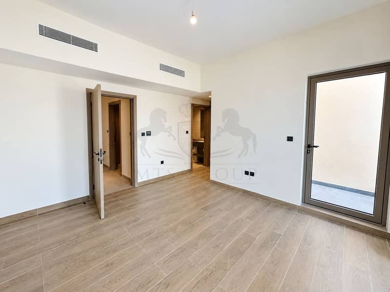 6 Minimalist Beige Interior With Balcony Door. png