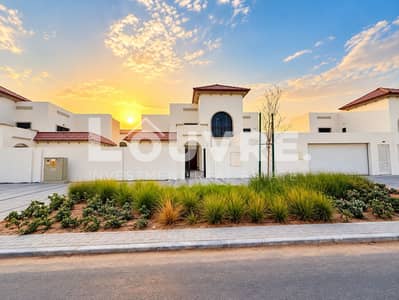 Villa de 5 chambres à à vendre à Al Shamkha, Abu Dhabi - Sunset Over a Mediterranean Villa. png Villa de 5 chambres à à vendre à Al Shamkha, Abu Dhabi - Sunset Over a Mediterranean Villa. png