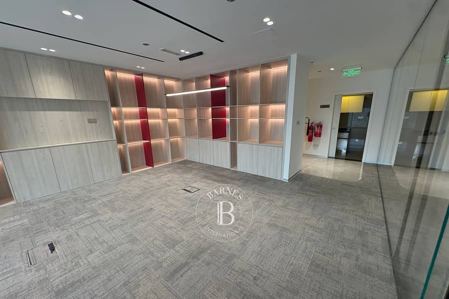 Grade A Tower | Luxury Fittings | Vacant Now Grade A Tower | Luxury Fittings | Vacant Now