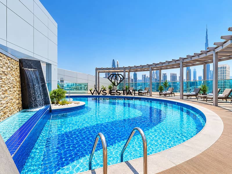 15 Luxury Rooftop Pool Skyline Retreat. png