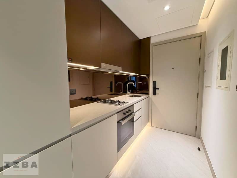 6 Untitled design (21). png