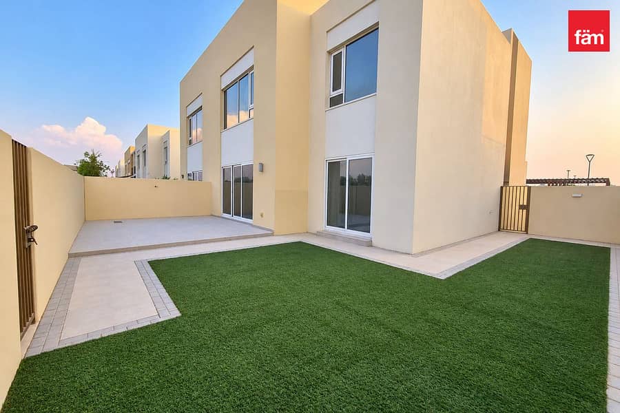 Family Living | Private Garden | Ready To Move Family Living | Private Garden | Ready To Move