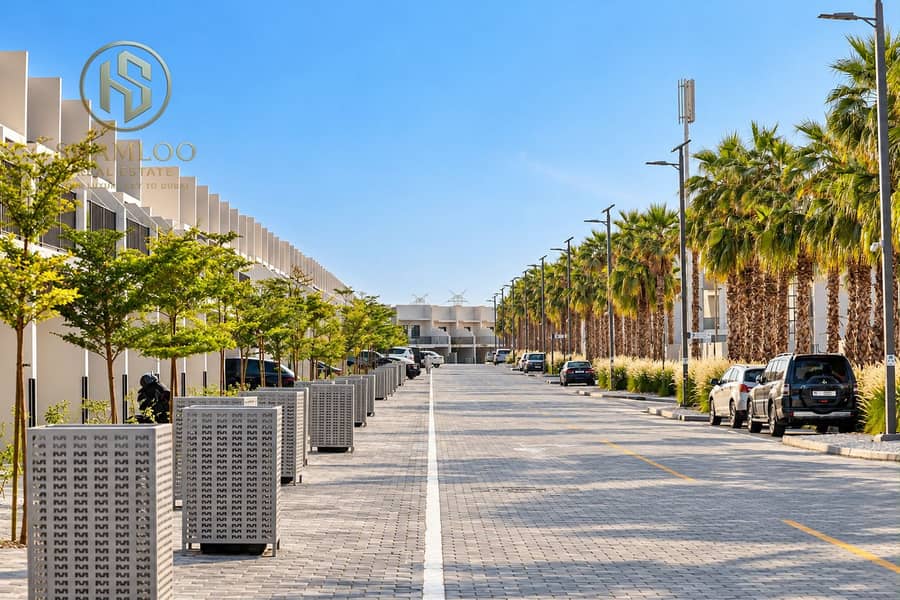 8 Modern Palm-Lined Residential Street. png