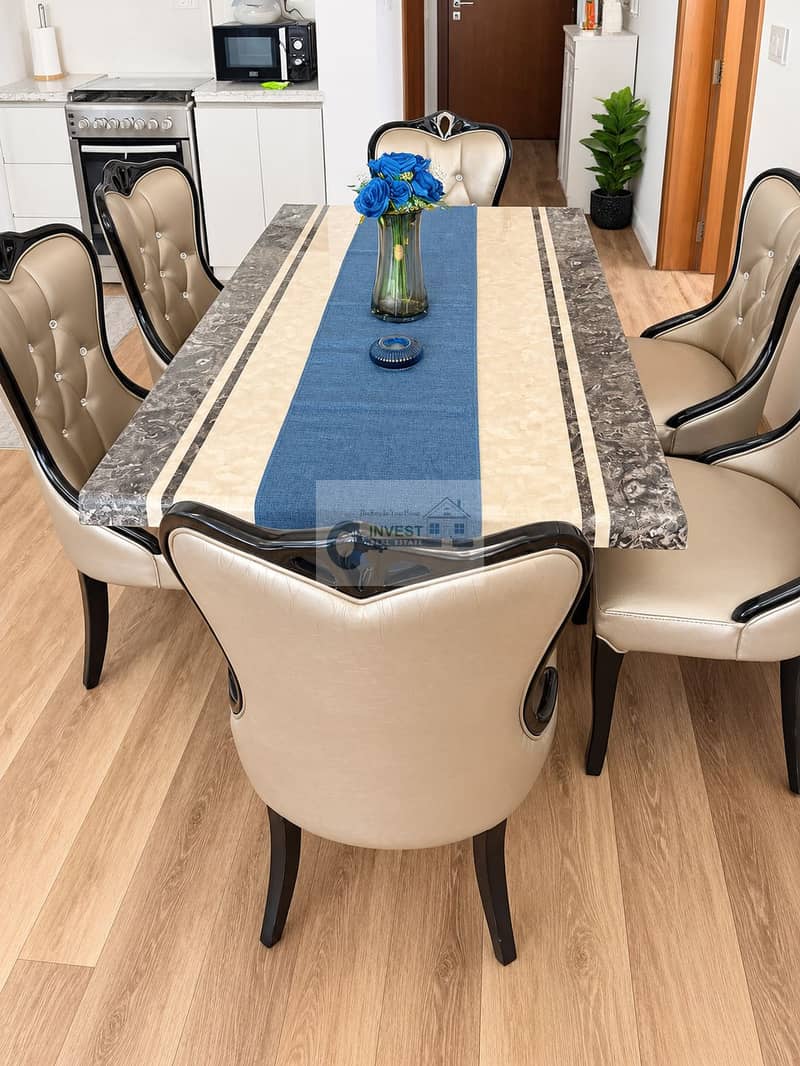 6 Elegant Blue Floral Dining Room. png