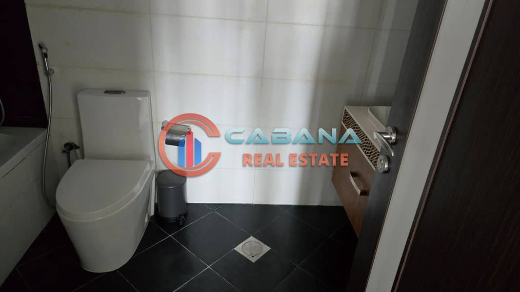 19 Washroom1. jpeg