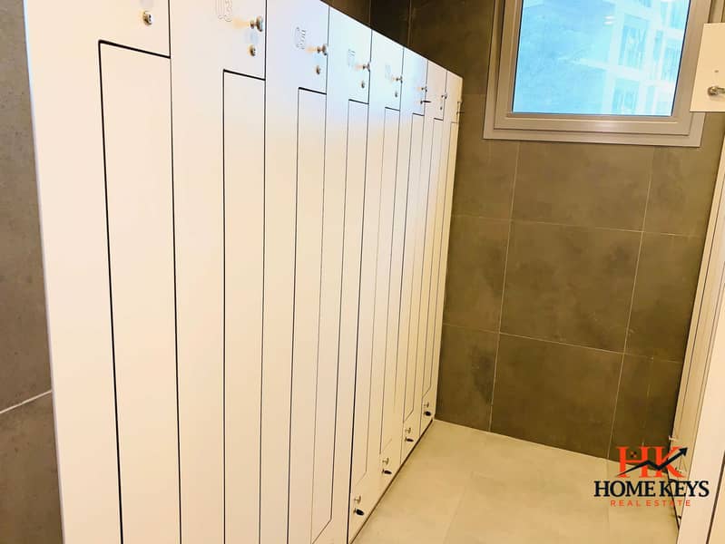 8 Locker_room. jpg