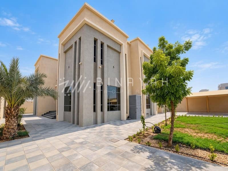 Spacious | Well Maintained | Corner Villa Spacious | Well Maintained | Corner Villa