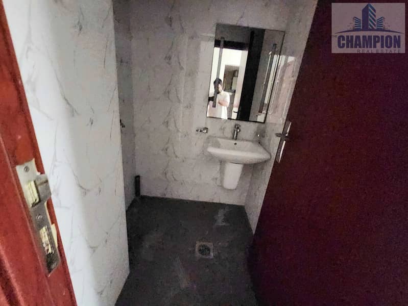 3 52379. jpg